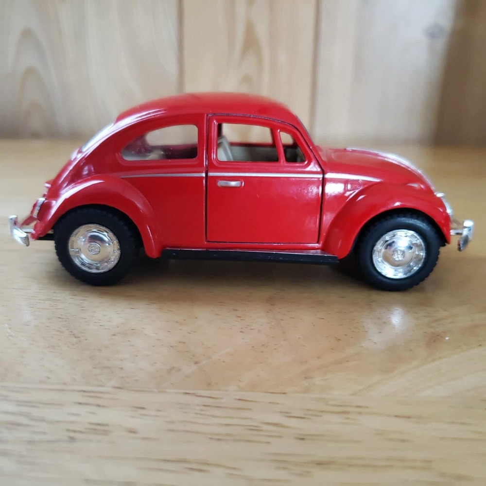 Kinsmart 1967‎ VW Beetle Red Diecast Car 1:32 Pull Back Volkswagen